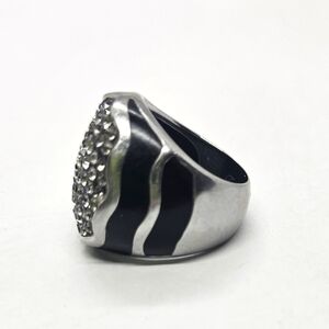 Fifth Avenue Collection Pave Oval Ring size 8